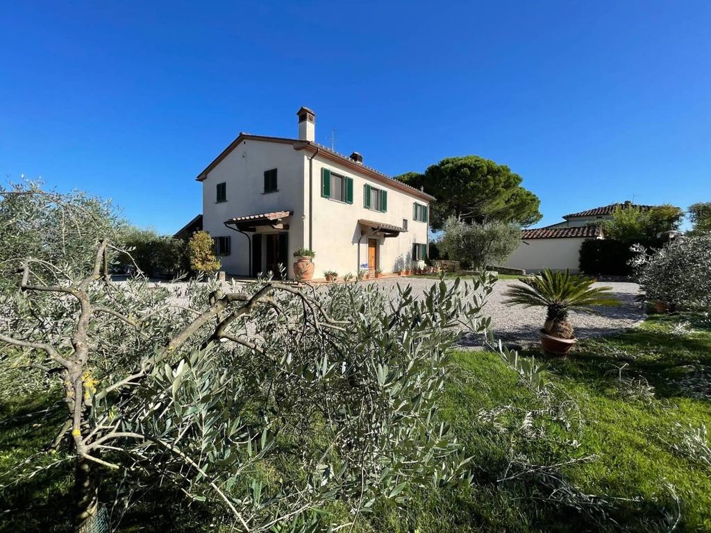 Luxury Villa for sale in Via di Colecchio, 15, Quarrata, Provincia di