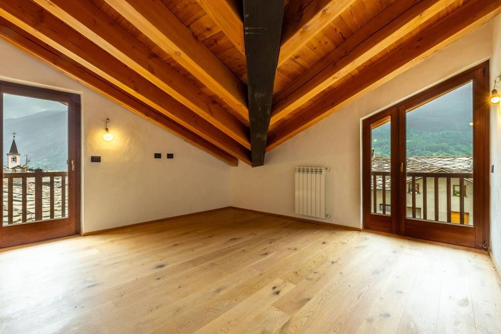 Prestigioso attico in vendita Via Cesare Ollietti, 21, La Salle, Valle d’Aosta