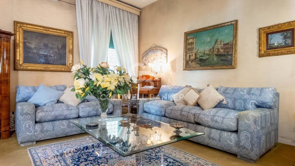 Престижная квартрира 99 м2 в продажа Via Alberto Caroncini, Рим, Lazio