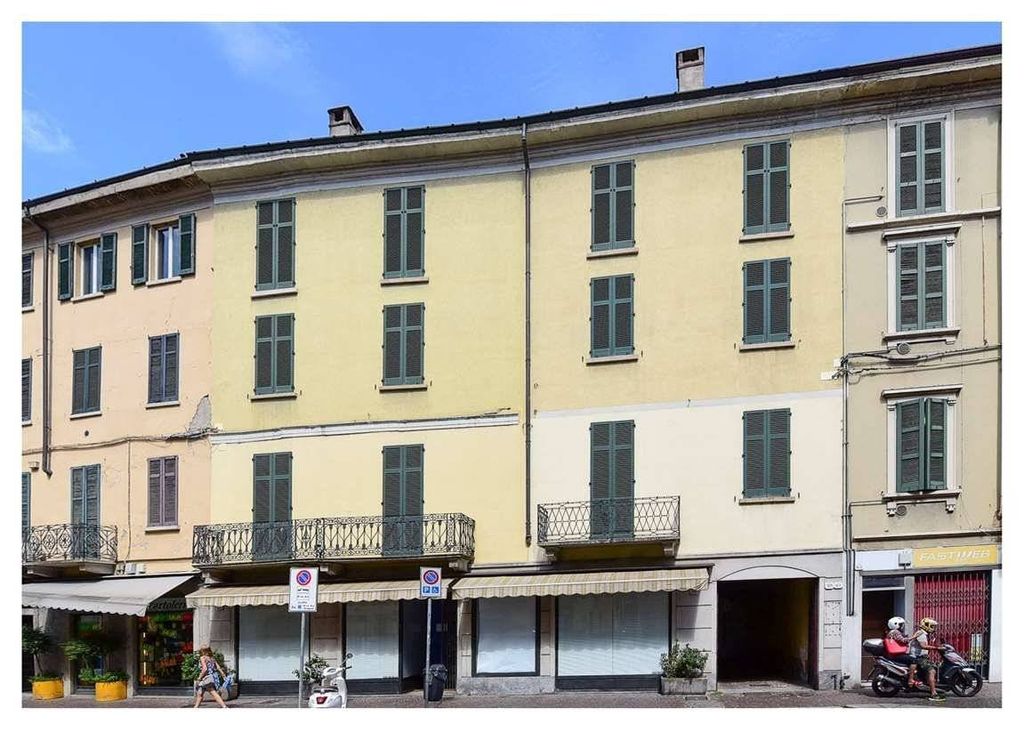 Prestigioso complesso residenziale in vendita VIA MILANO , 51, Como, Lombardia