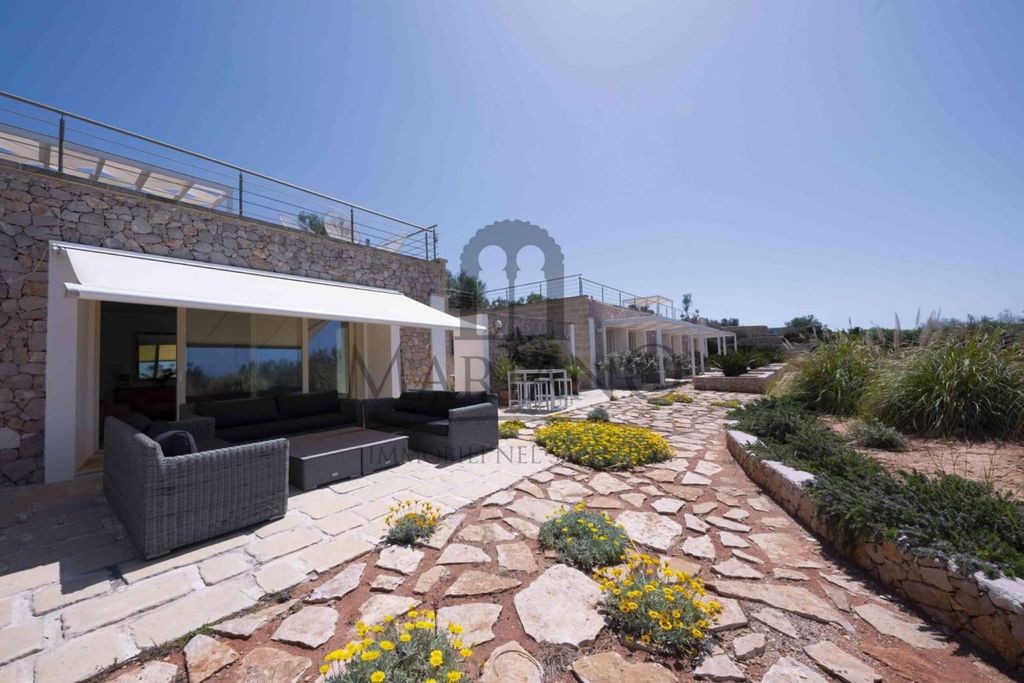 Prestigiosa villa di 350 mq in vendita, Via Terragreci, Castrignano del Capo, Provincia di Lecce, Puglia