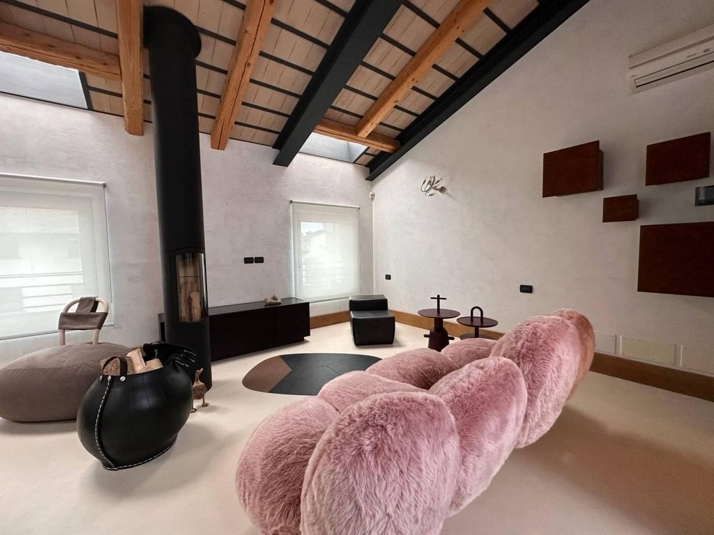 Prestigiosa casa di 187 mq in vendita Udine, Friuli Venezia Giulia
