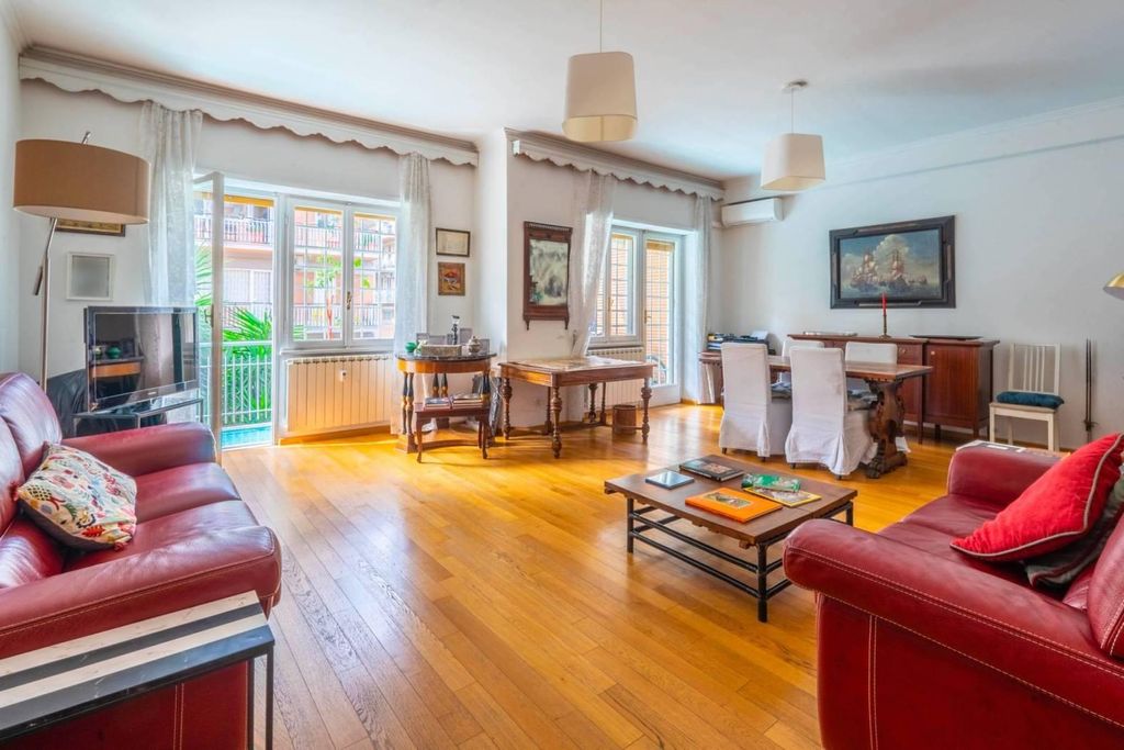 Prestigioso appartamento di 177 m² in vendita Via Pietro Capparoni