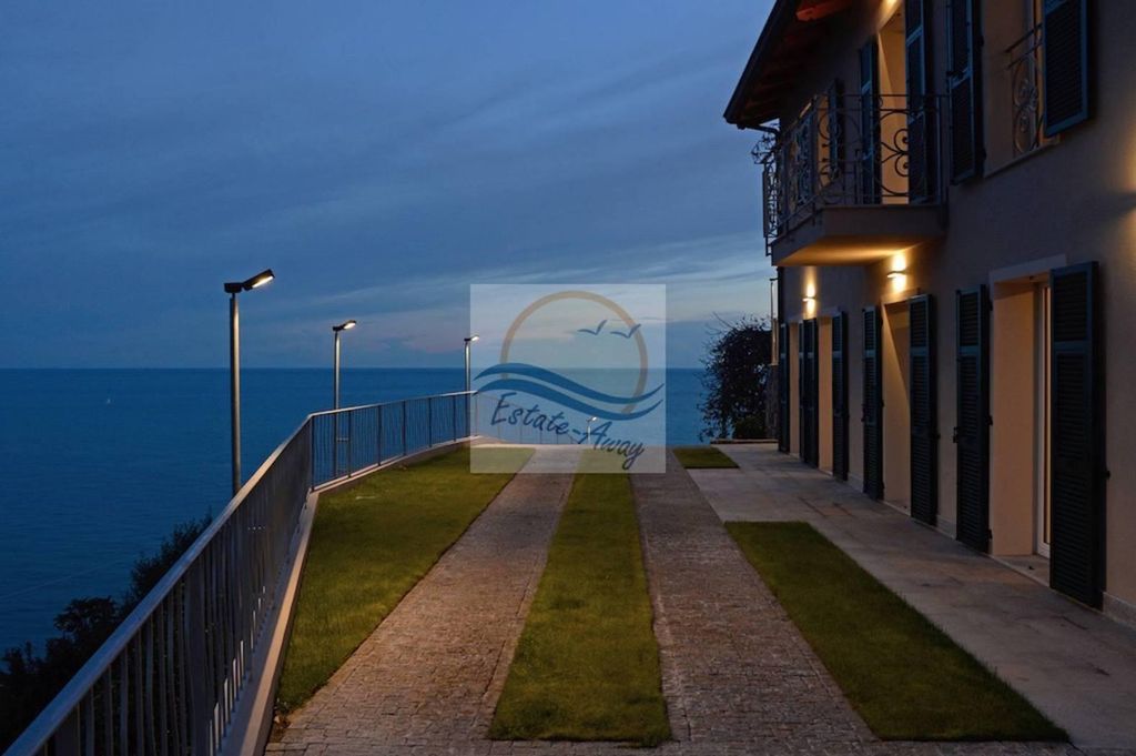 Prestigiosa villa di 235 mq in vendita, Via Cornice dei Due Golfi, 28, Bordighera, Imperia, Liguria