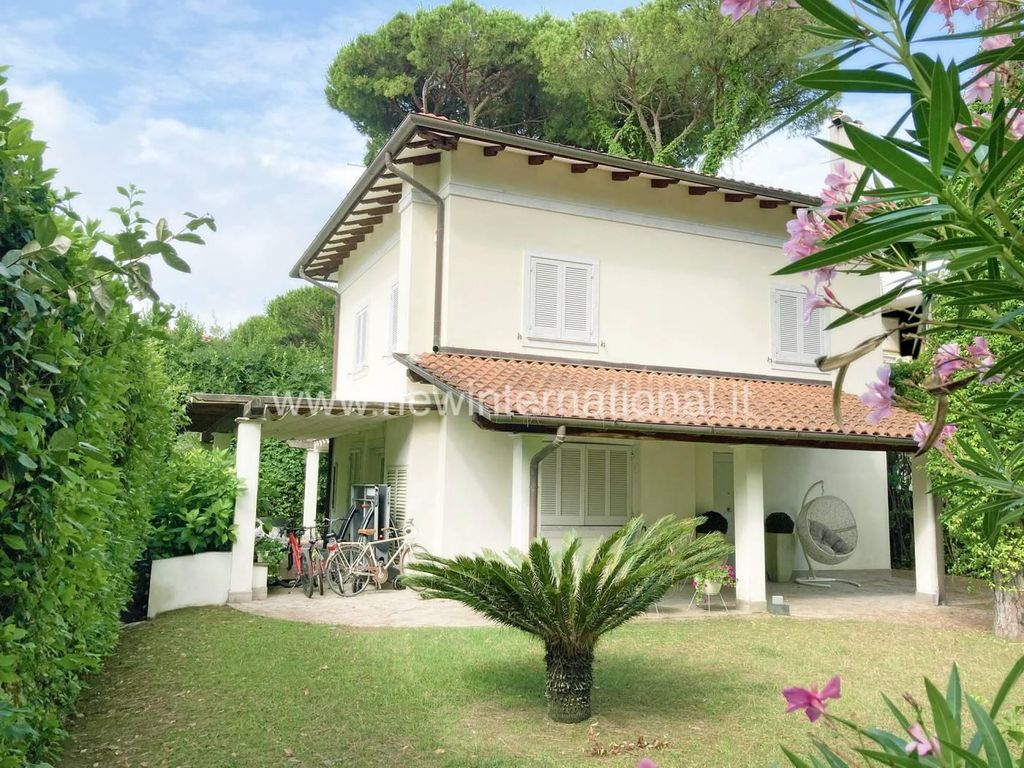 Villa in vendita Via Benvenuto Cellini, Forte dei Marmi, Lucca, Toscana