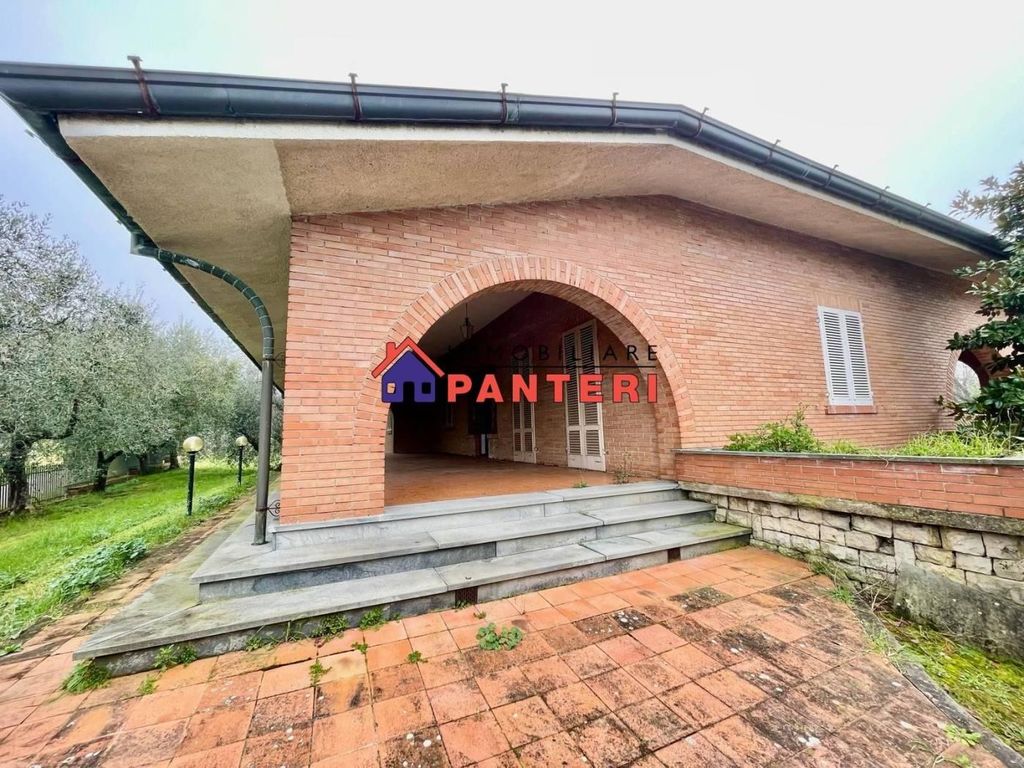 Esclusiva villa di 395 mq in vendita Via del Tredici, Montecarlo, Toscana