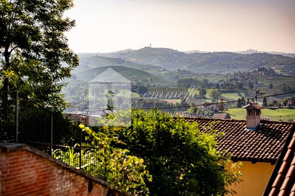 Exclusive country house for sale in Via Valle, Castagnole delle Lanze