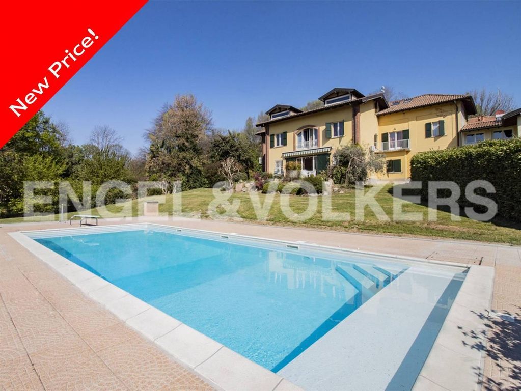 Prestigiosa villa di 543 mq in vendita, Via Pier Fortunato Calvi, Varese, Lombardia