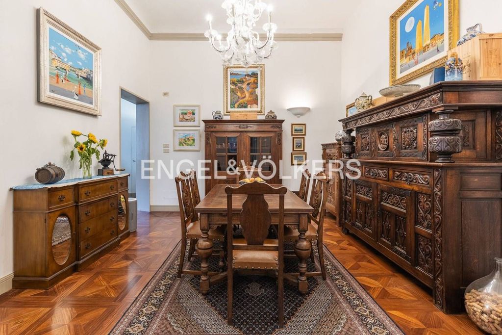 2 bedroom luxury Flat for sale in Via delle Belle Arti, Bologna, Emilia-Romagna
