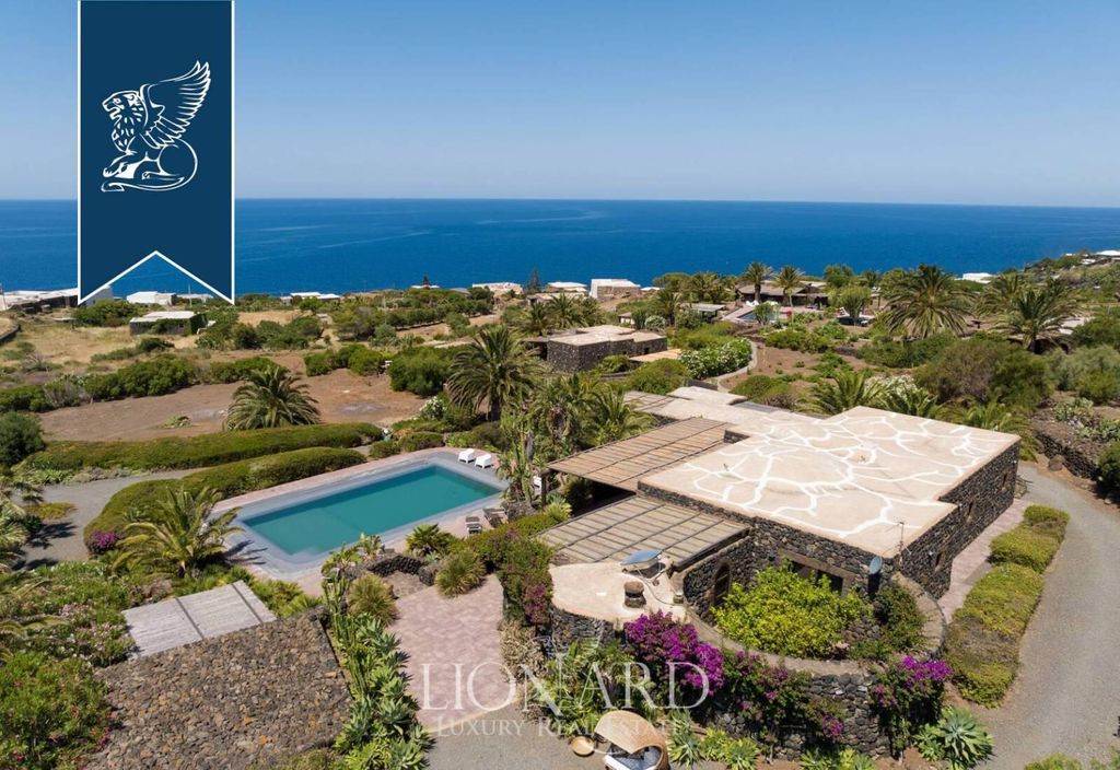 Prestigiosa villa di 720 mq in vendita Pantelleria, Italia