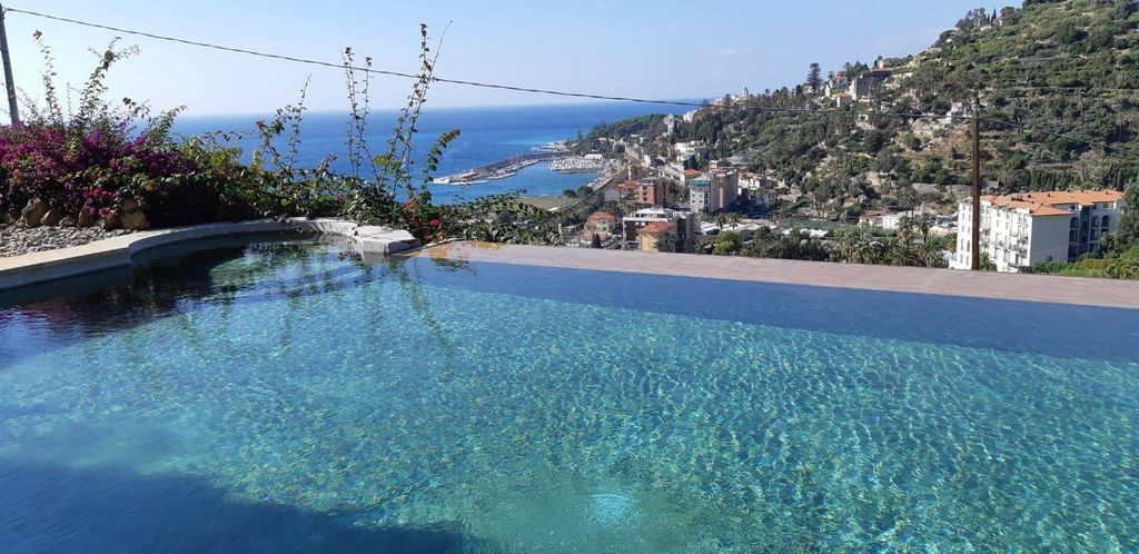 Prestigiosa villa di 250 mq in vendita, Bordighera, Liguria