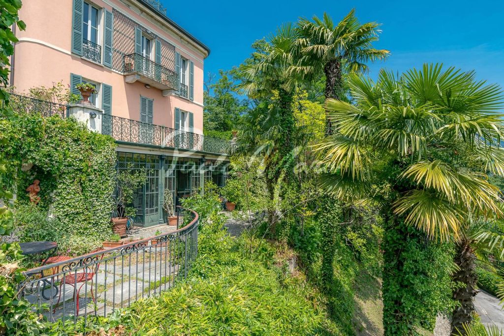 Esclusiva villa di 595 mq in vendita Via Crotto Rosa, 2, Erba, Como, Lombardia