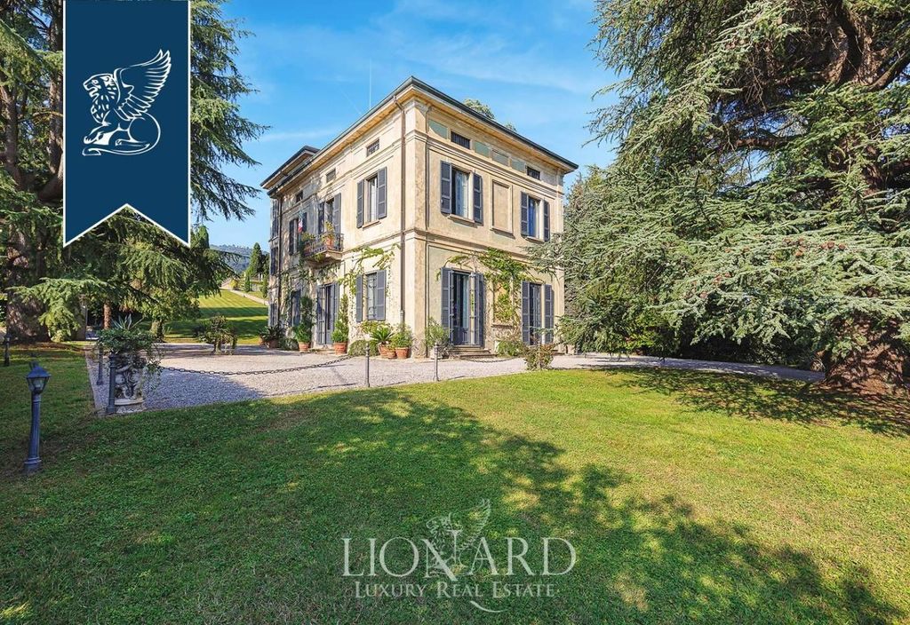 Esclusiva villa di 1100 mq in vendita Olgiate Molgora, Italia