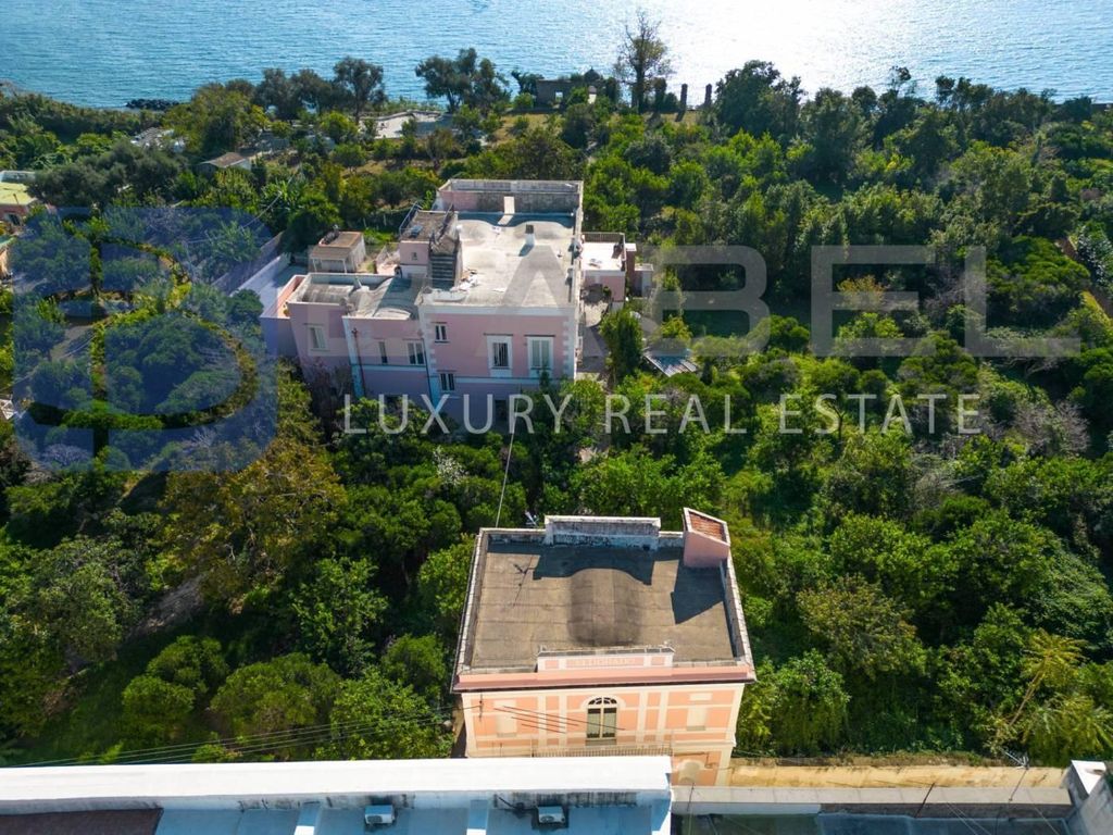 30 bedroom luxury Villa for sale in via vittorio emanuele, 228, Procida