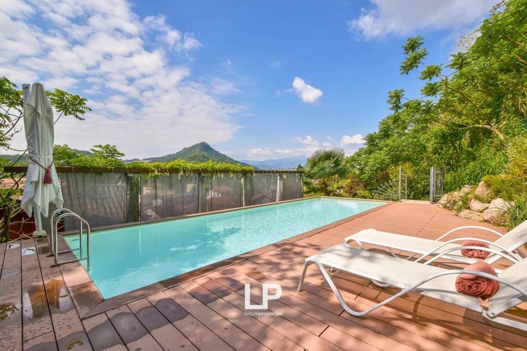 Prestigiosa villa di 250 mq in vendita Via Nazario Sauro, 27, Cittiglio, Lombardia