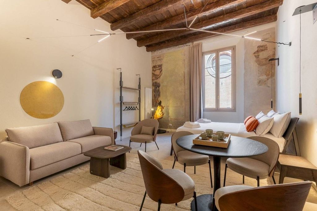 5 room luxury Apartment for sale in piazza San Martino, Bologna, Emilia-Romagna