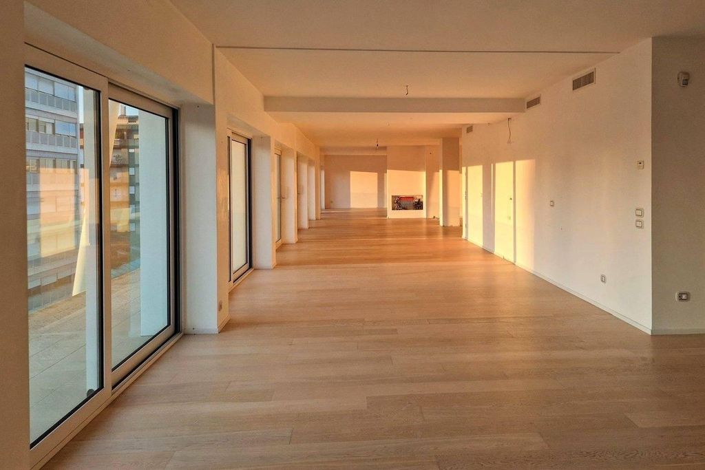 Prestigioso appartamento di 520 m² in vendita Via Largo Europa, N. 16, Padova, Veneto