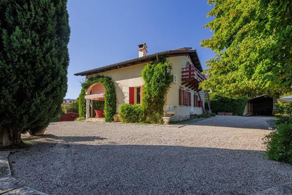 Prestigiosa villa di 320 mq in vendita, Via Campo Sportivo, Asolo, Treviso, Veneto