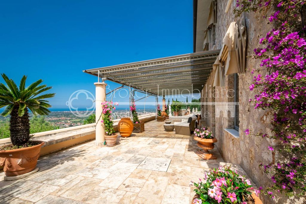Exclusive country house for sale in Via Santa Maria, Pietrasanta