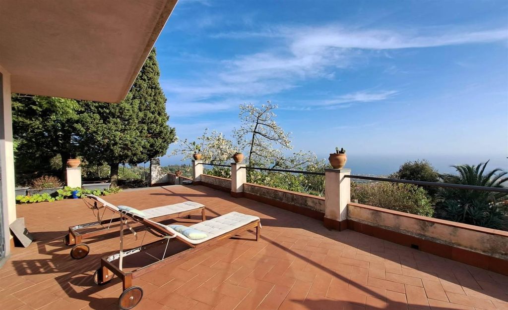 Esclusiva villa di 526 mq in vendita Via Michele Scammacca, 5, Valverde, Catania, Sicilia