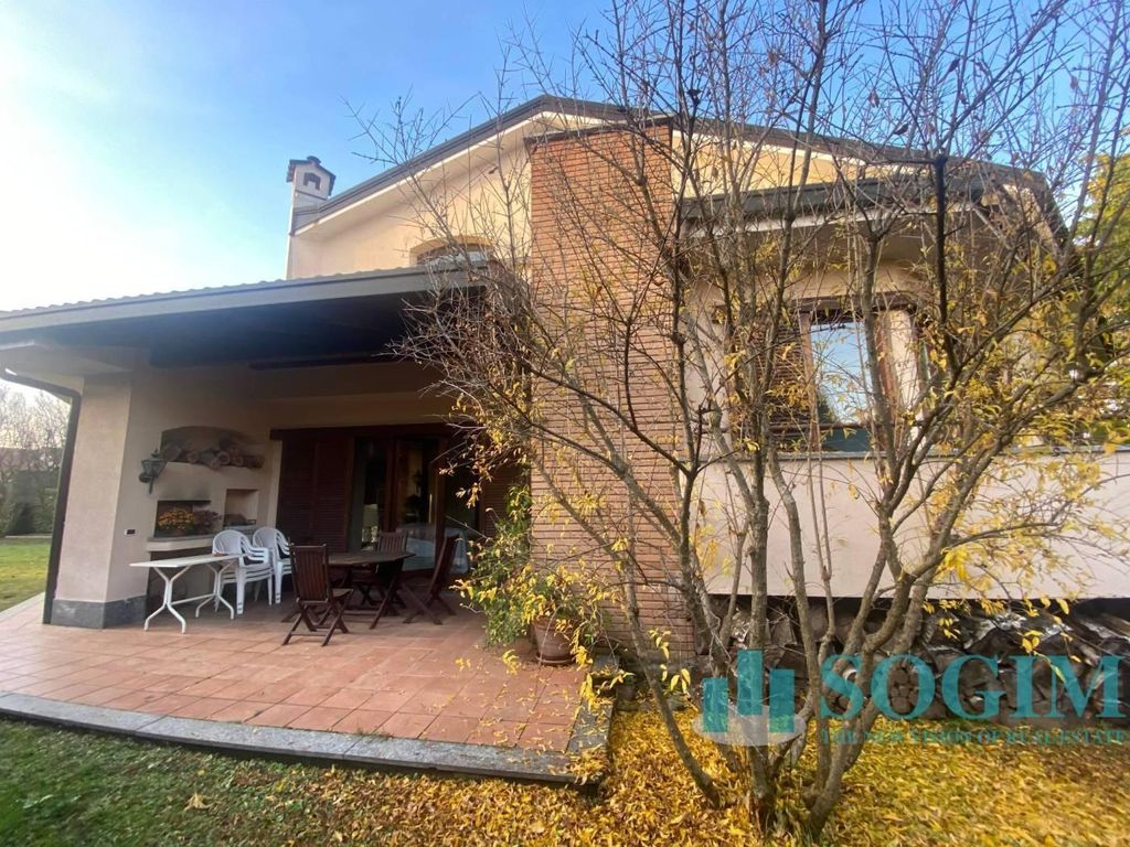 Prestigiosa villa di 212 mq in vendita Via Alfonso Lamormora, 26, Vedano Olona, Varese, Lombardia