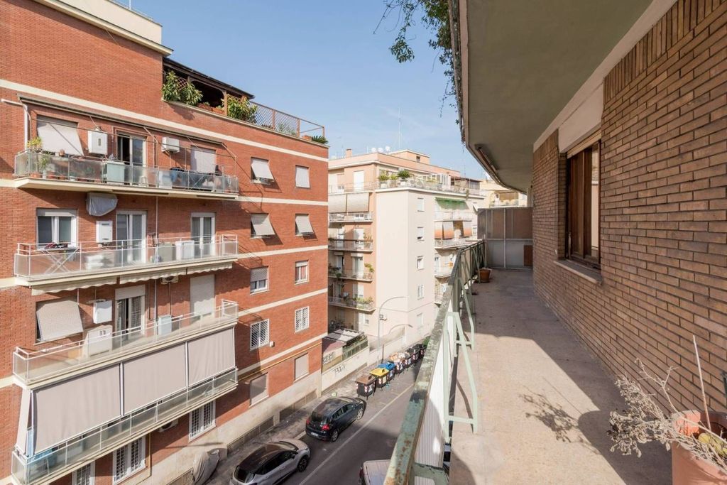 Appartamento di lusso di 207 m² in vendita Via Innocenzo XI, 41, Roma, Lazio