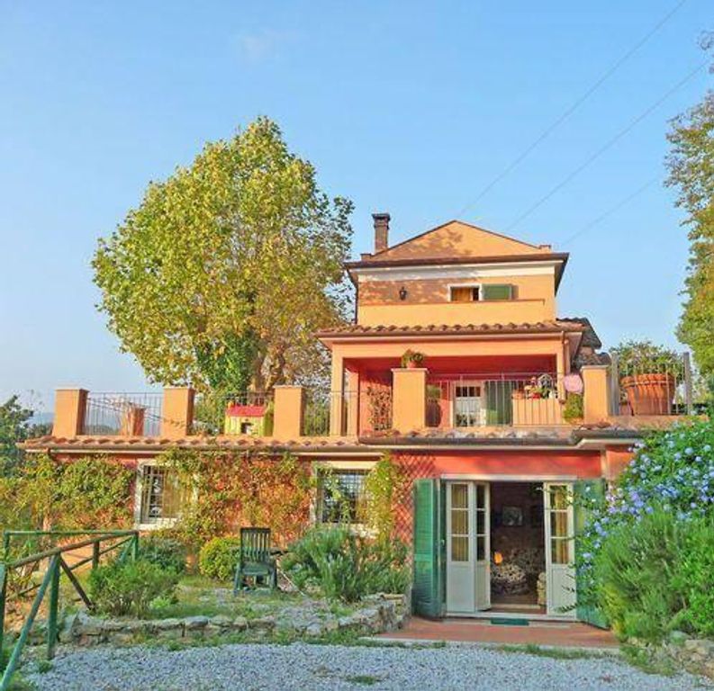 Villa di 250 mq in vendita Carrara, Massa-Carrara, Toscana
