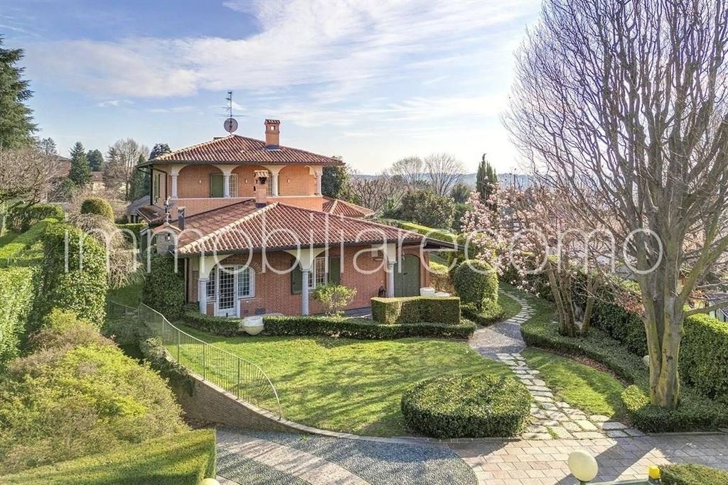 Prestigiosa villa in vendita via Nazario Sauro, Casnate Con Bernate, Como, Lombardia