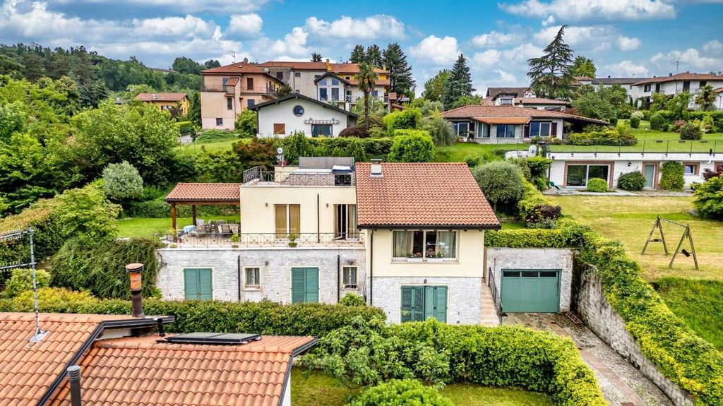 Esclusiva villa in vendita Via dei Ciliegi, Bodio Lomnago, Varese, Lombardia