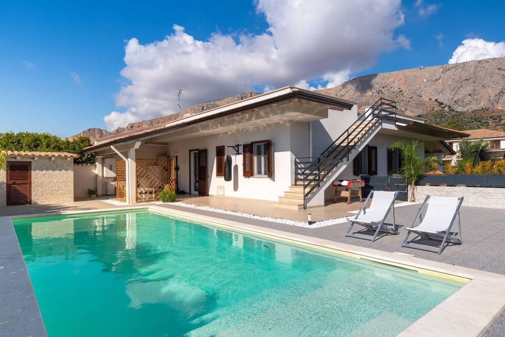 4 room luxury Villa for rent in Contrada Paterna, Terrasini, Palermo