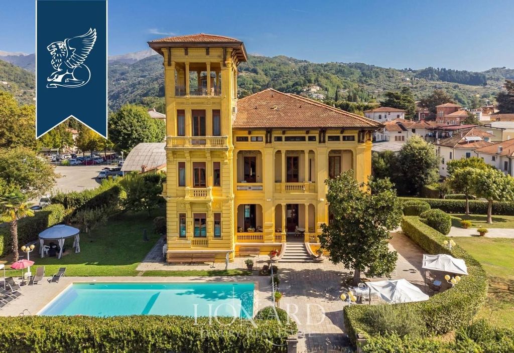 Hotel di prestigio in vendita Barga, Toscana