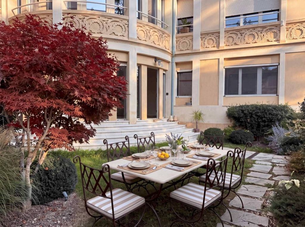 Luxury Flat for sale in via San Mamolo, 45, Bologna, Emilia-Romagna