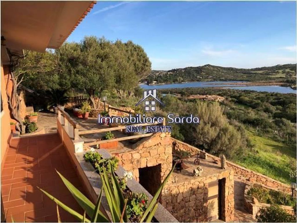 Prestigiosa villa di 290 mq in vendita Loiri Porto San Paolo, Sardegna