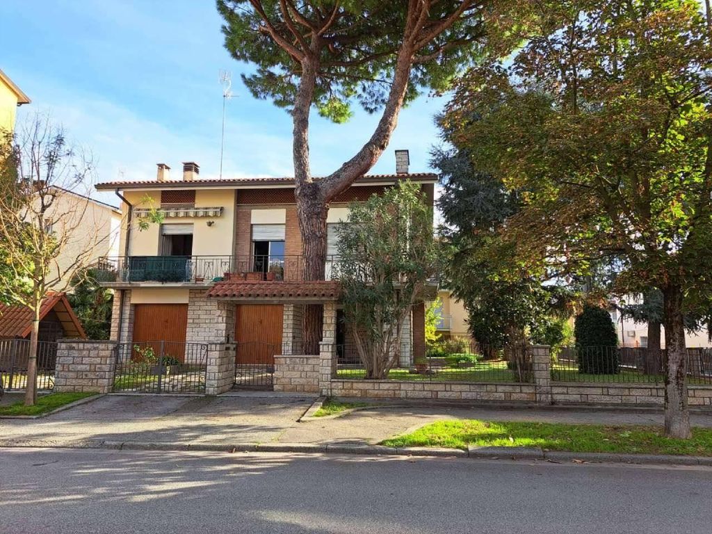Prestigiosa villa di 184 mq in vendita, via Antonio Cesari, Ravenna, Emilia-Romagna