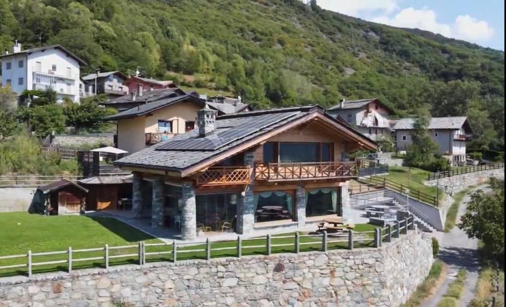 Esclusiva villa in vendita Frazione Tholaseche, Nus, Valle d’Aosta