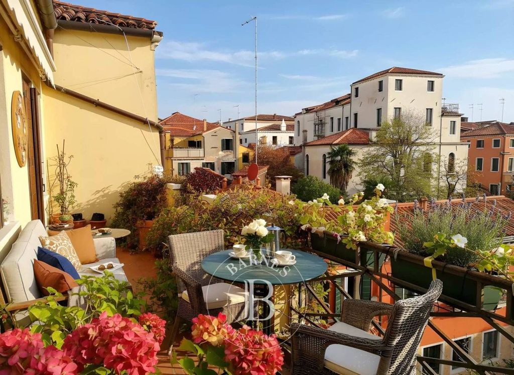 Роскошный дом 350 м2 в продажа Dorsoduro, Венеция, Provincia di Venezia, Veneto