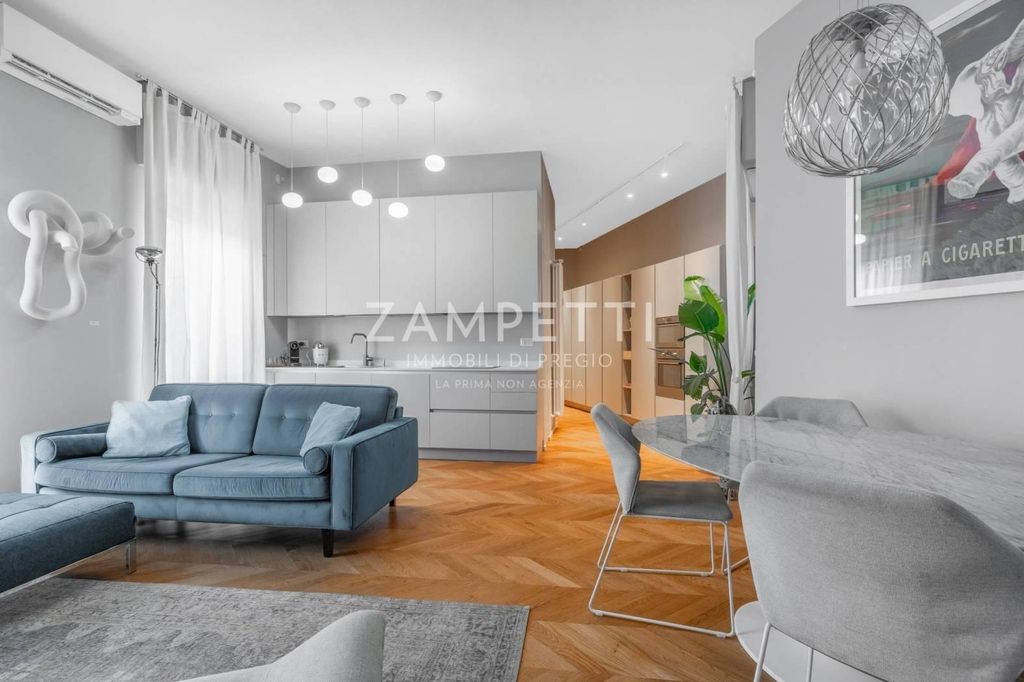 Appartamento di lusso di 98 m² in vendita Via San Senatore, Milano, Lombardia