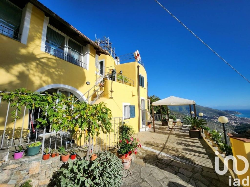 Appartamento di lusso di 182 m² in vendita Frazione Ganduglia, 3, Noli, Liguria