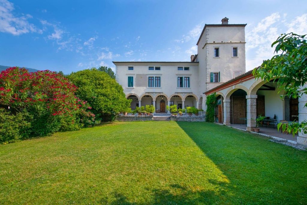 Esclusiva villa di 1167 mq in vendita Caprino Veronese, Veneto
