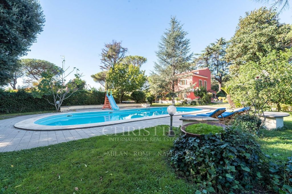 Prestigiosa villa di 500 mq in vendita Via Papirio Carbone, Roma, Lazio