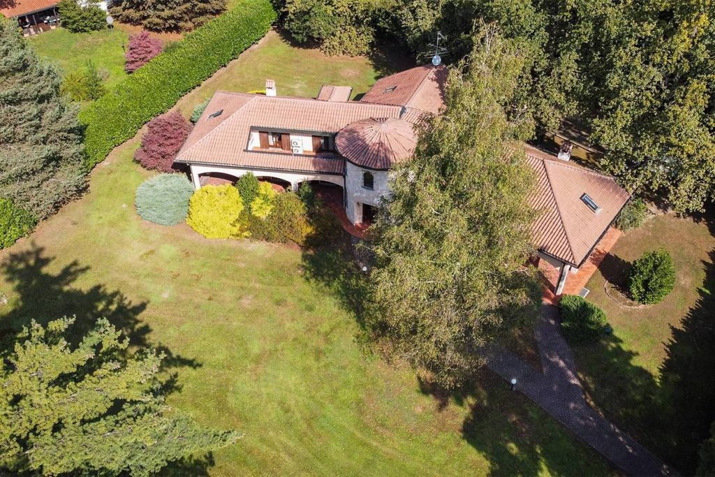 Prestigiosa villa di 606 mq in vendita Via della Pineta, Guanzate, Lombardia