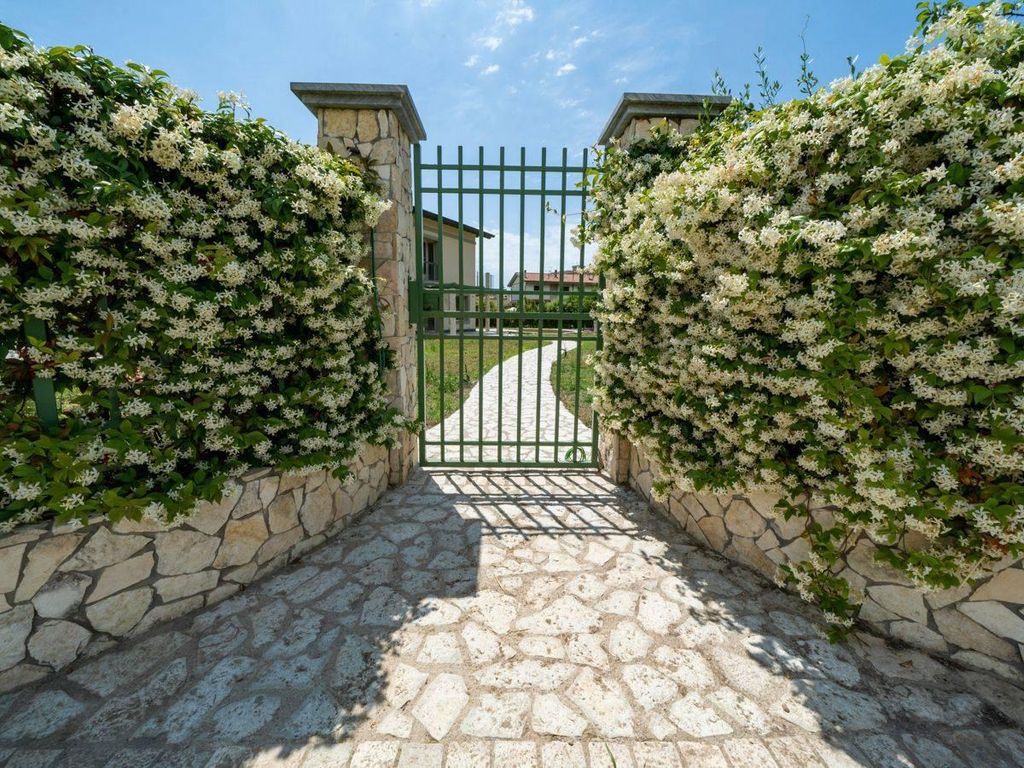 Prestigiosa villa di 300 mq in vendita Via Tonfano, 178, Pietrasanta, Toscana