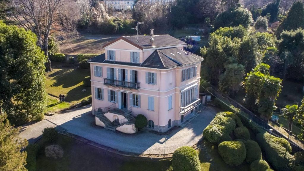 Villa di 942 mq in vendita Via Alessandro Manzoni, 2, Stresa, Verbano-Cusio-Ossola, Piemonte