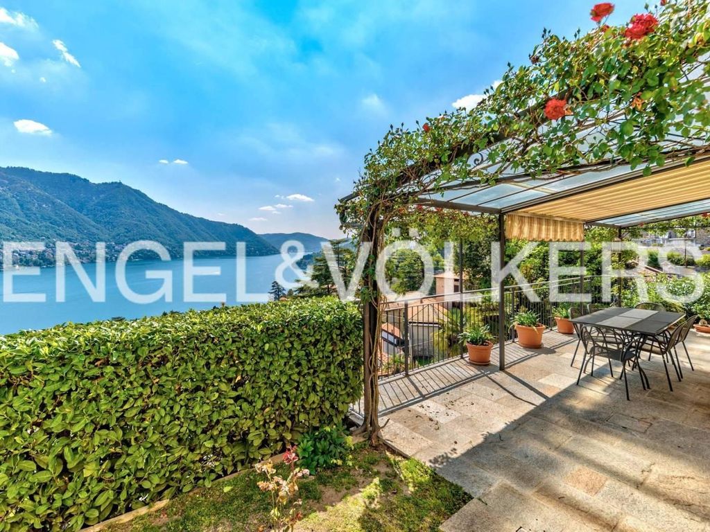 Esclusiva villa in vendita Via Antonio Bianchi, Moltrasio, Lombardia