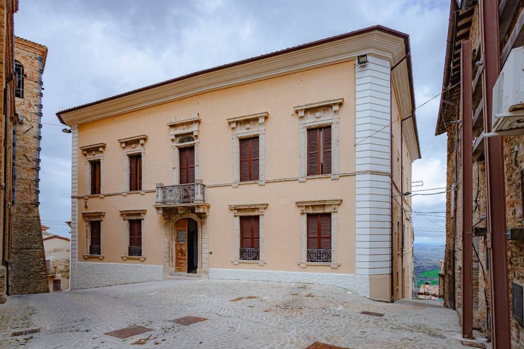 Замок в продажа Via San Francesco, Force, Marche