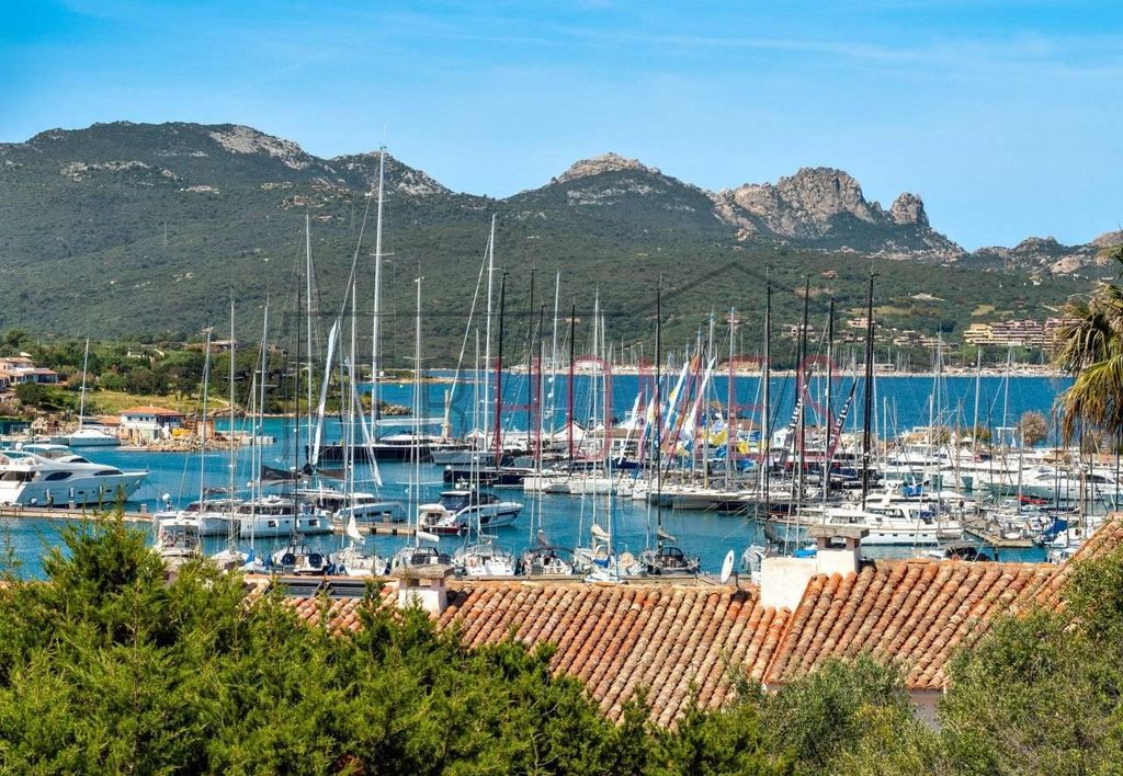 Exclusive Villa mitoyenne de 235 m2 en vente Via Clelia Donà delle Rose