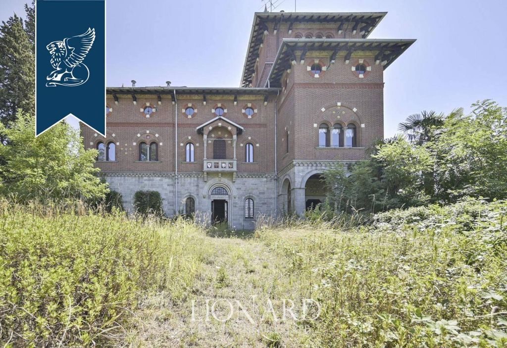 Esclusiva villa di 2500 mq in vendita Comerio, Italia