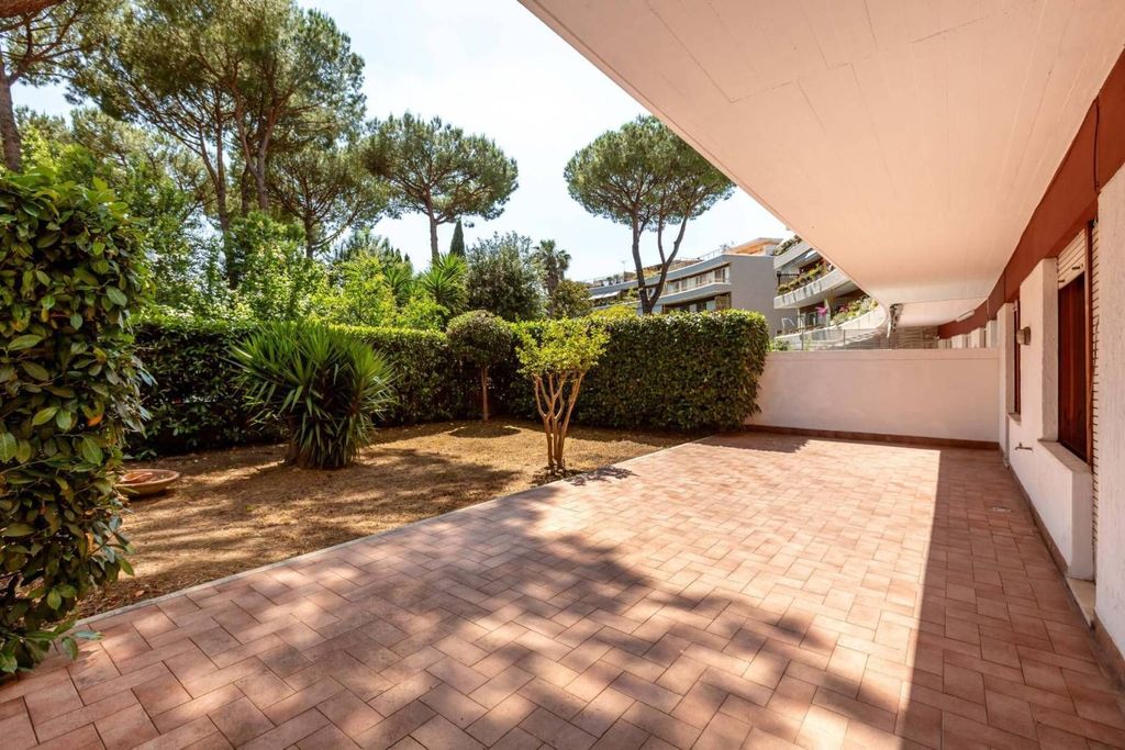 Престижная квартира 160 м2 в продажа Largo Temistocle Solera, Рим, Lazio