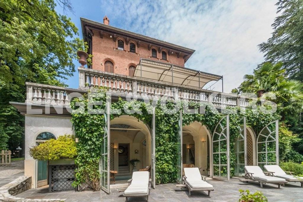 Villa in vendita Via Adda, Varese, Lombardia