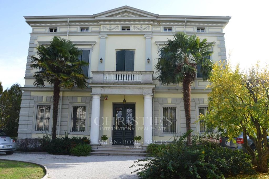 Villa di 654 mq in vendita via udine, Cormons, Gorizia, Friuli Venezia Giulia